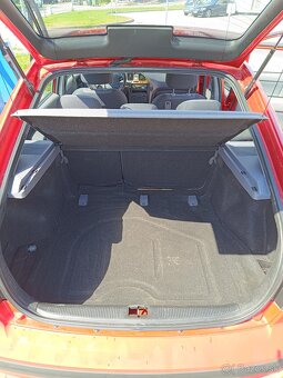 Predám Hyundai Elantra XD - 8