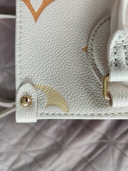 Louis Vuitton By The Pool collection Beige Gradient - 8