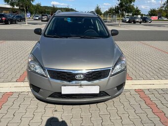Kia Ceed 1.4 66kw ČR klima serviska - 8