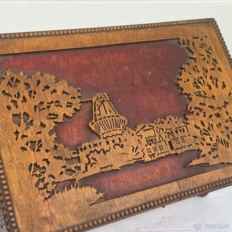 Starožitná velká dřevěná  truhla na šití - 8