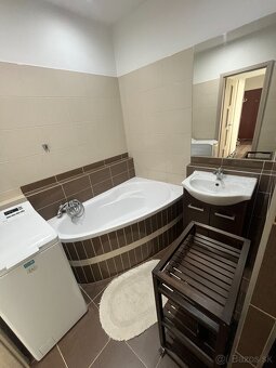 Exkluzívne 1 izb. byt s balkónom - 8
