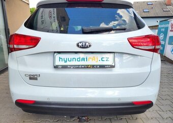 Kia Cee´d 1.6-NAVI-KAMERA-TOP VÝBAVA - 8