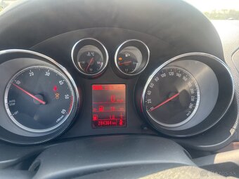 Opel Insignia Sports Tourer 2.0 CDTI 96kw r.v.2013 - 8