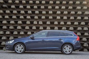 Volvo V60 D4 , 120kW / AJ NA SPLÁTKY / PROTIÚČET / - 8