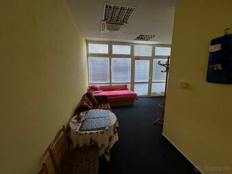 - predaj prízemného komerčného priestoru - 8