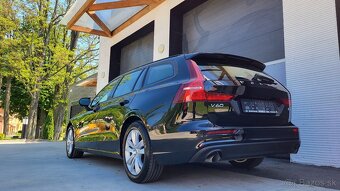 Volvo V60 B4 Momentum A/T - 8
