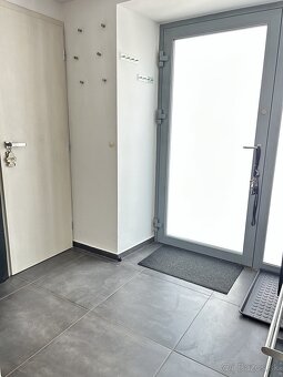 Prenájom 2-izbový byt staré Mesto 94m2 s parkovaním. - 8