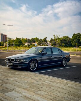 BMW 740iL E38 - 8