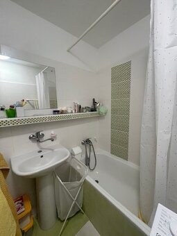 Na predaj 3. izbový byt s dvomi loggiami v Malackách. - 8