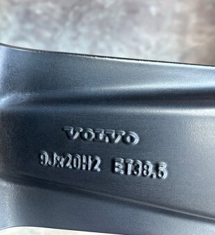 Zimní sada Volvo XC90 275/45R20 110V - 8