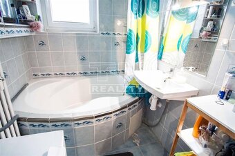 Na prenájom kompletne prerobený 2-izbový byt s balkónom... - 8