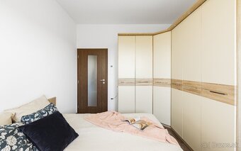 PREDAJ 3 IZB. BYTU, 2x PARK. MIESTA, NÍZKE NÁKLADY, DUNAJSKÁ - 8