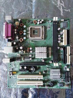 Dosky na Windows XP, chipset 945 aj s procesorom - 8