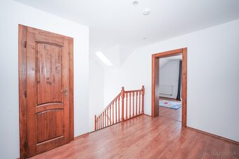 Rodinný dom v obci Rovinka na predaj - 8