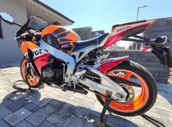 Honda CBR1000RR 2009 - 8