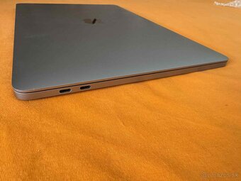 MacBook Pro 13" 2019 2 thunderbolt porty i5 8GB RAM 128GB - 8