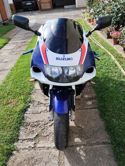 Suzuki GSXR 750, r. 1996 - 8