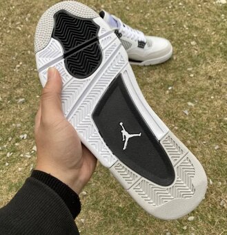 Nike Air Jordan 4 Retro Military Black - 8