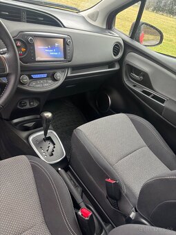 Toyota Yaris Hybrid - 8