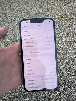 iPhone 13 - baterie 100% - 8