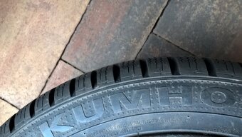 2 ks ZIMNÉ 245/40 R17 95V XL KUMHO cca 7-8mm LEN 39,99 €/kus - 8