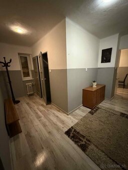 HZ-23 Na prenájom celkom zariadený 2 izbový byt v Komárne - 8
