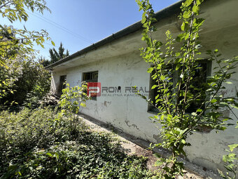 PREDAJ pozemku so starým domom vhodný pre firmu CENTRUM - 8