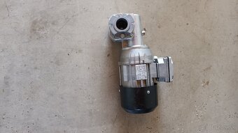 Motory, osky, univerzala 150, pumpa, sipove kolesa - 8