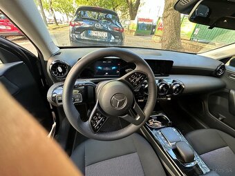 Ponúkam na predaj osobné vozidlo Mercedes-Benz A 250e Plug-i - 8