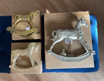 vianoce - hupaci konik 20x20cm - 8