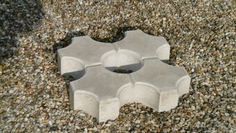 PREDAM VYBROLIATU DLAŽBU - 8