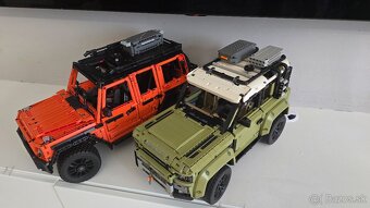 LEGO Technic Land Rover Defender 42110 - 8