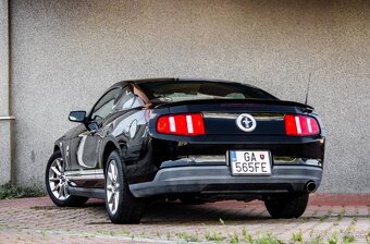 Ford Mustang 4.0L V6 - 8