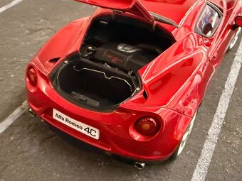 1:18 2013 ALFA Romeo 4C - AUTOart - 8