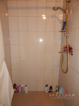 SPEKTRUM REALITY- Na PREDAJ garsónka, 23 m2 s loggiou, okres - 8