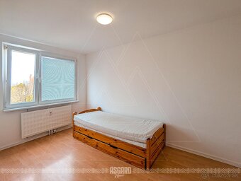 Väčší 3-izbový byt s loggiou s panoramatickým výhľadom - 8