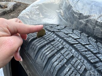 Zimné pneu 235/50 R19 - 8