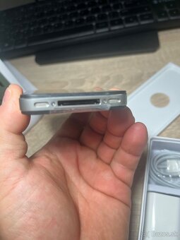 iPhone 4s 16GB vo fólii - 8