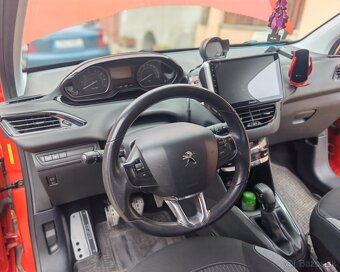 Peugeot 208, 2015 1.2 benzín,manuál - 8