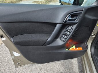 Citroen C3 1.4 benzín _ 112000km - 8