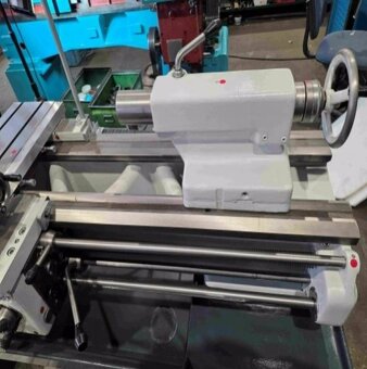 Soustruh SV 18 RA/1000 po generální opravě s rokem výroby 20 - 8