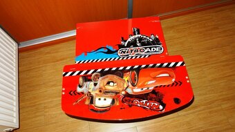 MULTIFUNKČNY STOLIK MC QUEEN S LAVICOU - 8