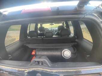 Jeep Cherokee 3.7 V6 - 8