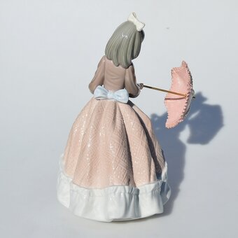 LLadró Zberateľská porcelánová soška - Dievčina so slnečníko - 8