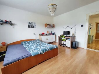 Priestranný rodinný dom - 8