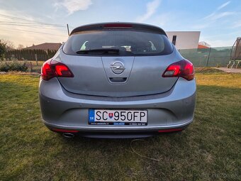 Astra J 1.4 benzín,  112000km - 8