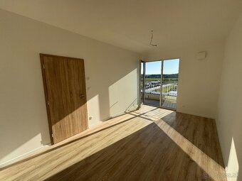 Prenajmem nový luxusný 2.izbový byt na Cisárkach Sereď - 8