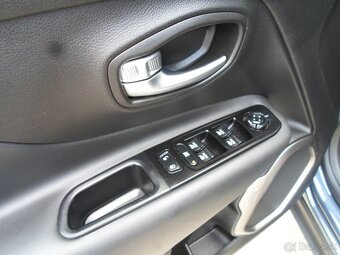 Jeep Renegade 1.3 GSE Limited - 8