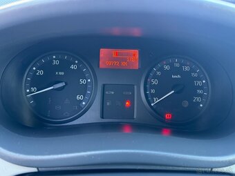 Renault Trafic 2,0 Dci 84kW Long 99tis km - 8