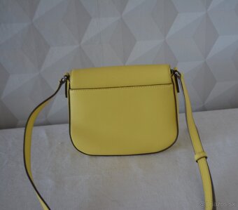 DKNY crossbody kožená kabelka - 8